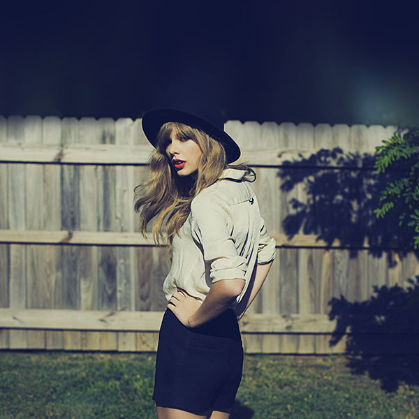 papers.co-hd11-tayler-swift-yard-singer-music-sexy-wallpaper