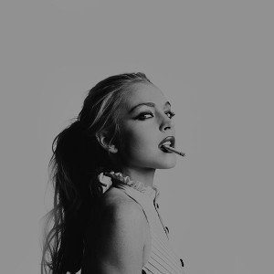 papers.co-hc40-lindsay-lohan-smoking-dark-lips-sexy-actress-celebrity-1-wallpaper