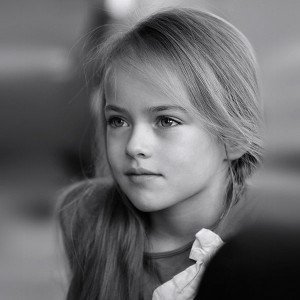 papers.co-hd74-kristina-pimenova-cute-girl-model-bw-dark-1-wallpaper