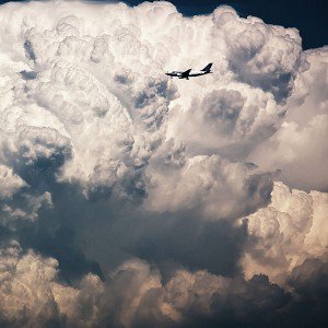 papers.co-mb70-wallpaper-up-in-the-sky-2-cloud-1-wallpaper