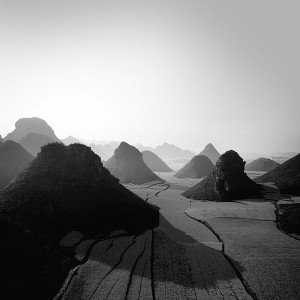 papers.co-mf02-nature-mountain-high-black-field-1-wallpaper