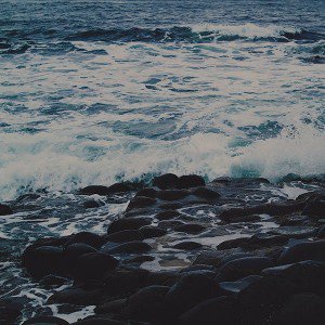 papers.co-mi47-wet-sea-beach-wave-dark-olivia-henry-nature-1-wallpaper