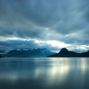 papers.co-ml09-lake-mountain-calm-nature-1-wallpaper
