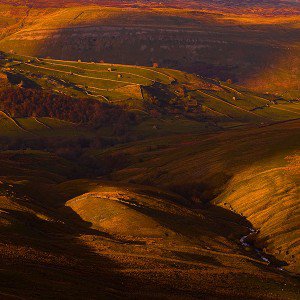 papers.co-ml20-red-field-nature-mountain-1-wallpaper