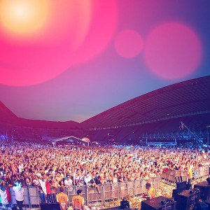 papers.co-mq10-ultra-europe-concert-city-party-night-flare-1-wallpaper
